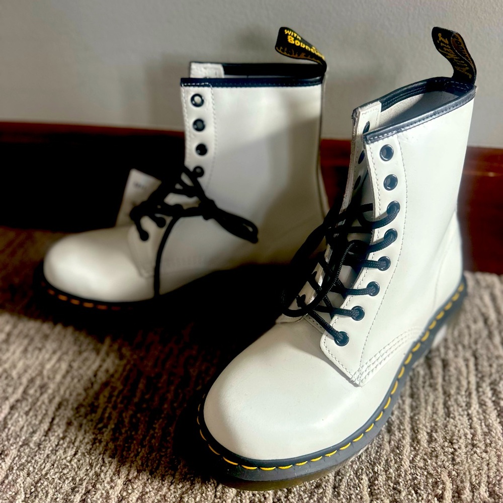 🆕 New White boots